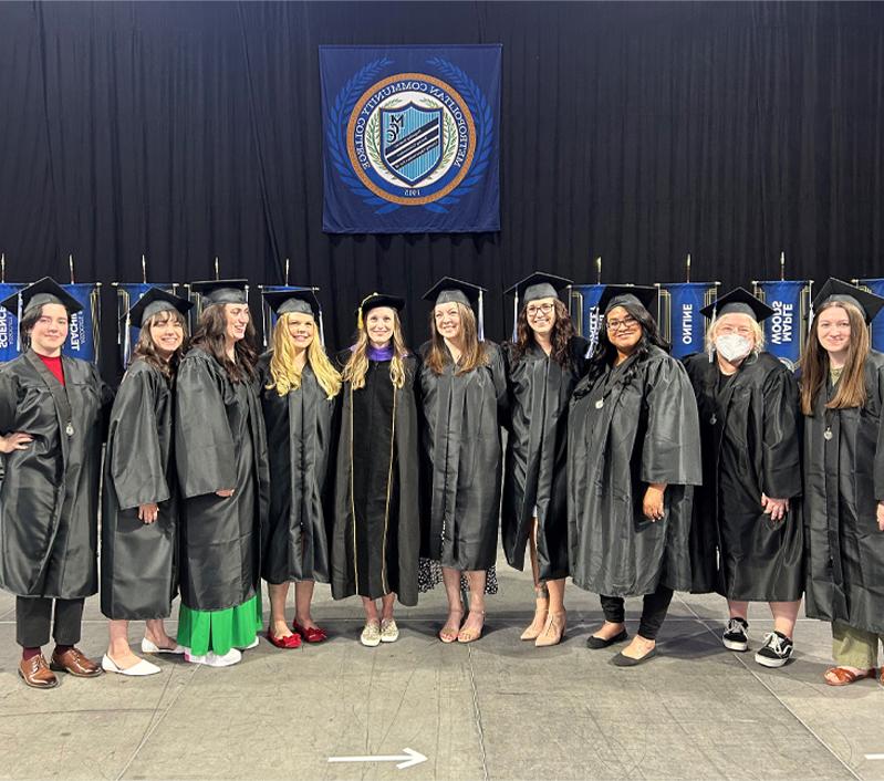 Program Students at 国外正规买球app官方版下载 Commencement